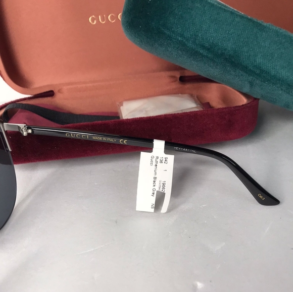 New - 💯Original  GUCCI GG0291S 001 shield Gucci sunglass comes gold/Grey - Picture 15 of 16
